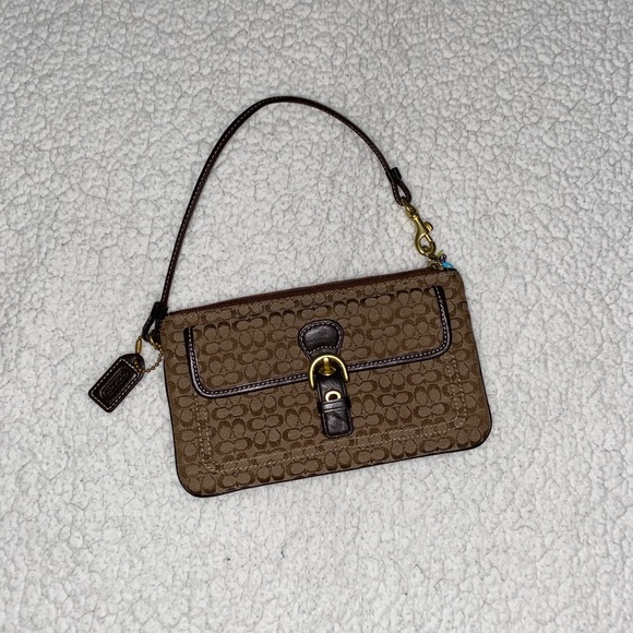 Clutch - Picture 1 of 2